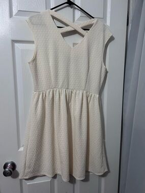 Girls No Boundaries Cream Textured Cross-Back Dress xl 15-17